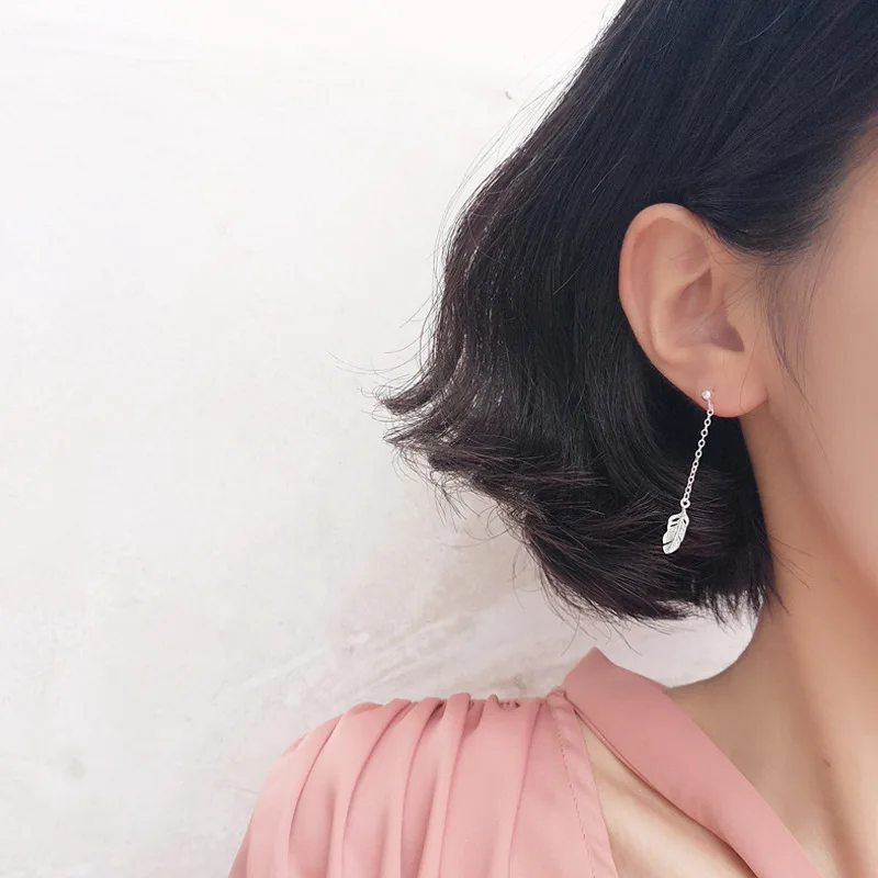 

2018 New Korean Style Creative Retro Feather Earrings for Women Long Drop Earrings Girl Gift Jewelry Silver Color