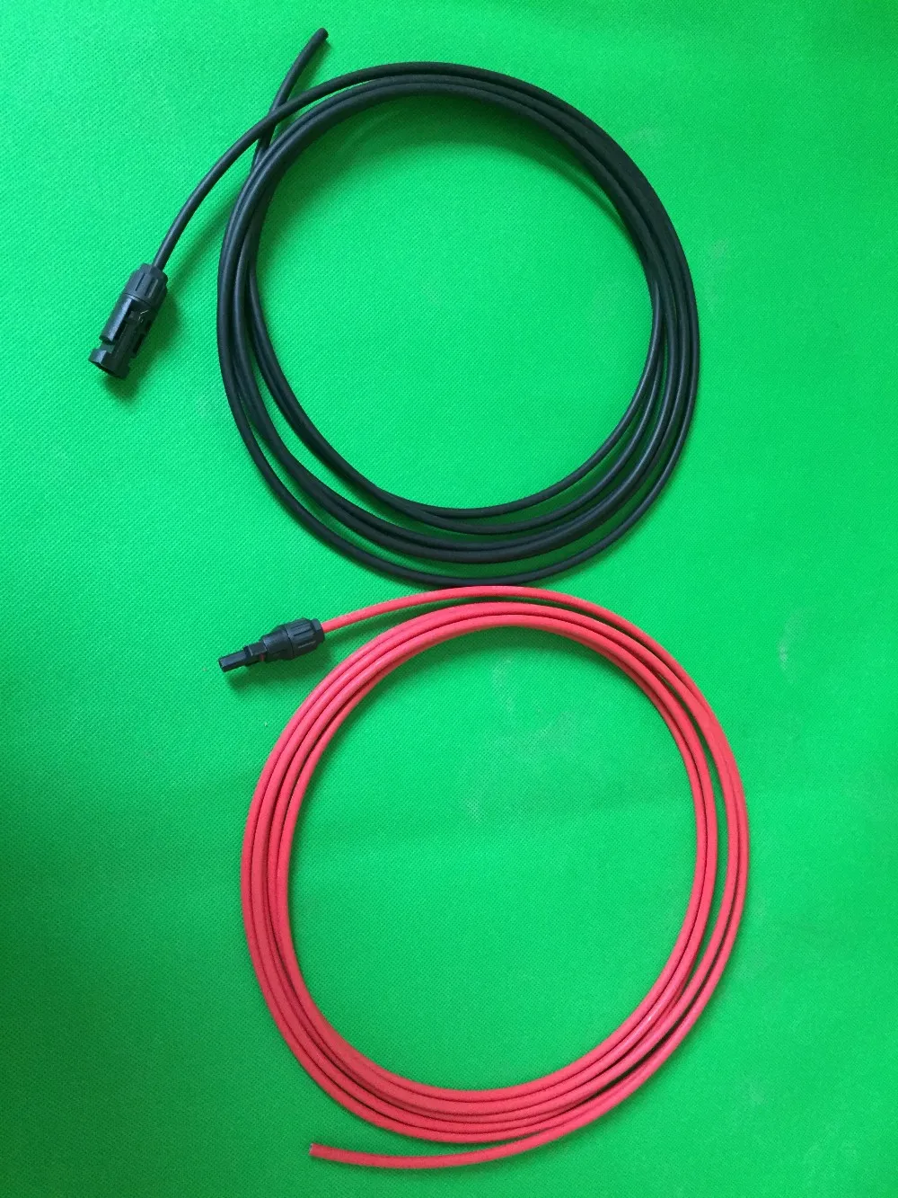 

10AWG 1 Pair Flexible Solar Panel Connection Extension Solar Cables with MC4 Connector Black plus Red