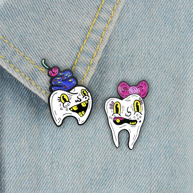 

WEISHUOLI Cartoon Cute Enamel Brooches Metal Pin For WomenMr Teeth and Ms Tooth funny expression creative drip brooch