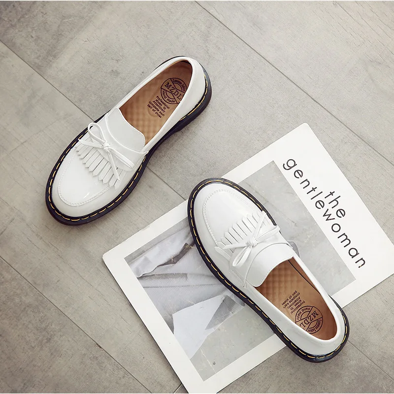 

2018 summer new style simple and simple solid color flat shoes women retro style comfortable wild casual shoes