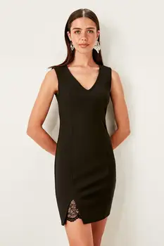 

Trendyol Black Lace Detail TWOSS19EL0083
