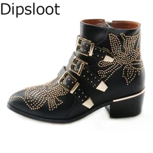 Новинка; кожаные ботинки с заклепками и цветочным узором; ботильоны на толстом каблуке с ремешками и пряжкой; женские мотоциклетные ботинки с заклепками и заклепками