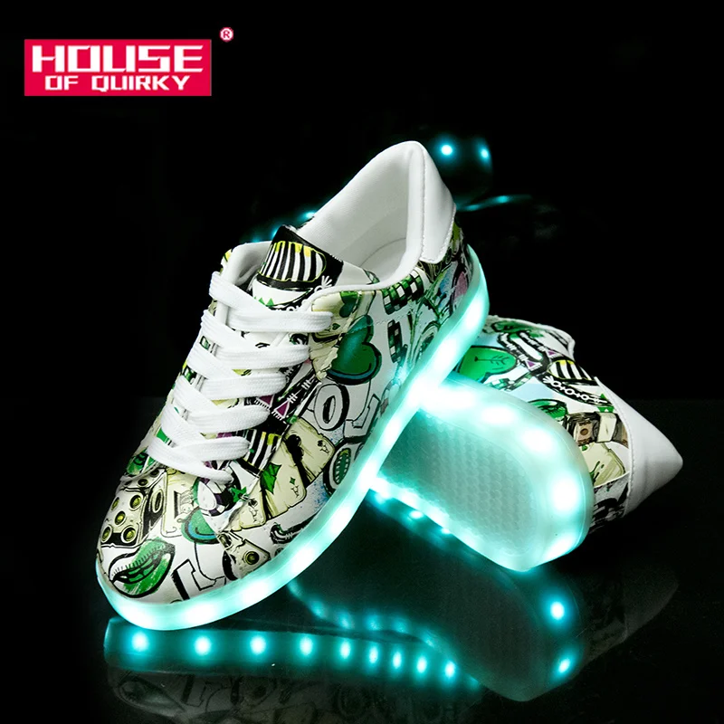 النساء مسطحة القاع تنفس تضيء أحذية الفتيات الأزياء مضيئة أحذية الفتيان متوهجة مضيئة رياضية أحذية تزلج حجم 35- 44 النساء مسطحة القاع تنفس تضيء أحذية الفتيات الأزياء مضيئة أحذية الفتيان متوهجة مضيئة رياضية أحذية تزلج حجم 35- 44