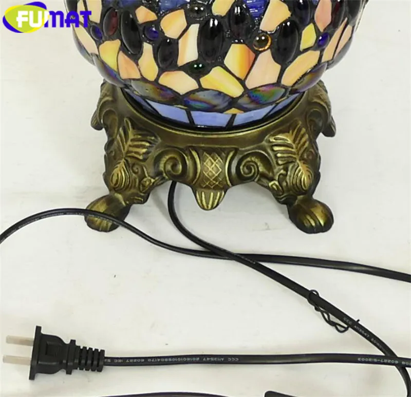 196Tiffany Stained Glass bedside table lam