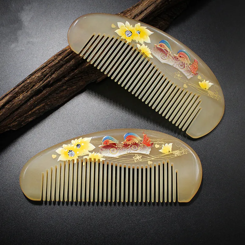 

Hand painted lacquer combed sheep horn comb comb massage health comb