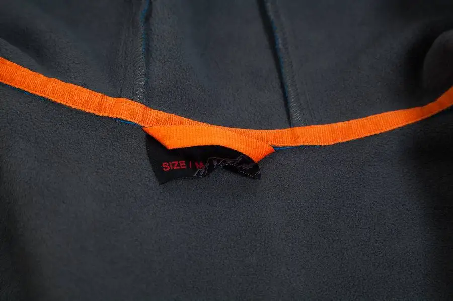 3338908531_1445636079