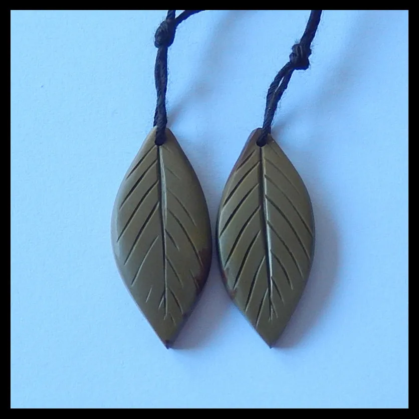 

Sale Natural Multi-Color Picasso jasper Carved Leaves fashion women Earring Bead,31x14x5mm,5.8g