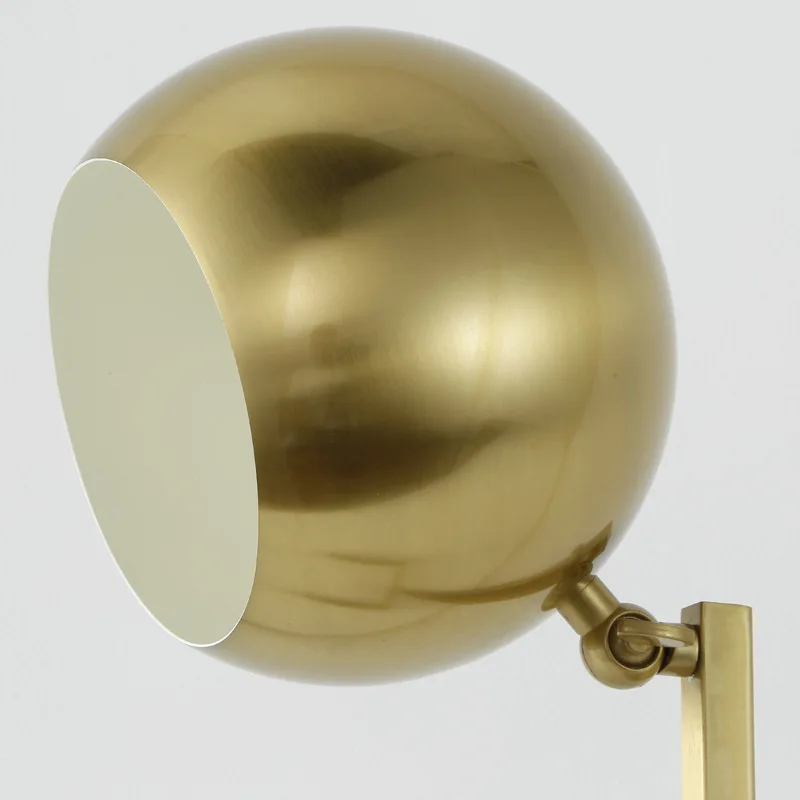 Винтажная Золотая настольная лампа современный железный светильник для тела