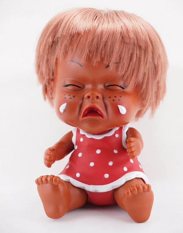Плачущая кукла. Кукла плачет слушать. Текстильная кукла плачет. Фарфоровая кукла лицо. Кукла плачет слушать.