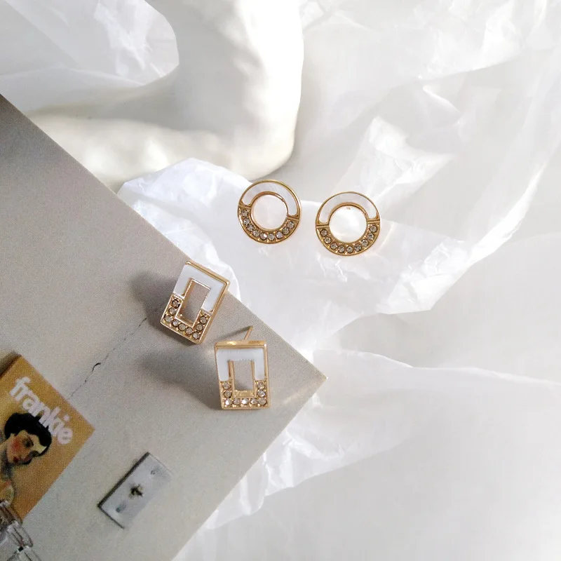 

Geometric Hollowed out Square Clip Earrings No Pierced Ears Simple Rhinestone Round Clip on Earrings without Piercing Hole