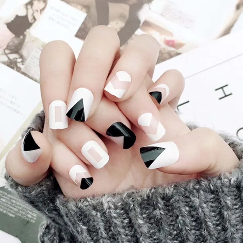 24pcs/Set Fashion French False Nails Geometric Triangle Printing Simple