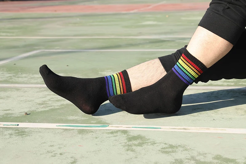 Morematch 1 пара мужские носки радужные полосатые хлопковые носки тренд Уличный Скейтборд Мужские носки s Черный Белый 2 цвета на выбор