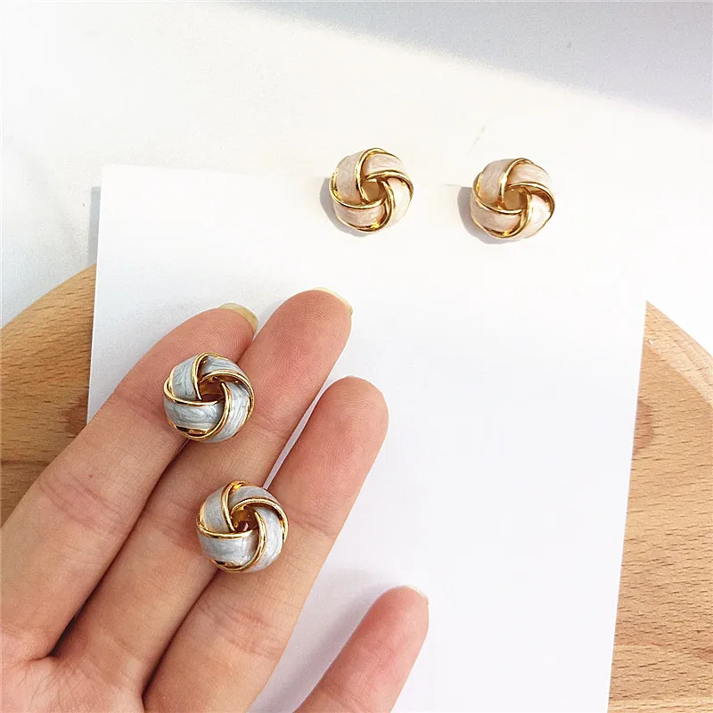 

Simple And Compact Fashion Irregular Earrings Female Stud Earrings Accessories New Korean Vintage Charms Party Jewelry For Women
