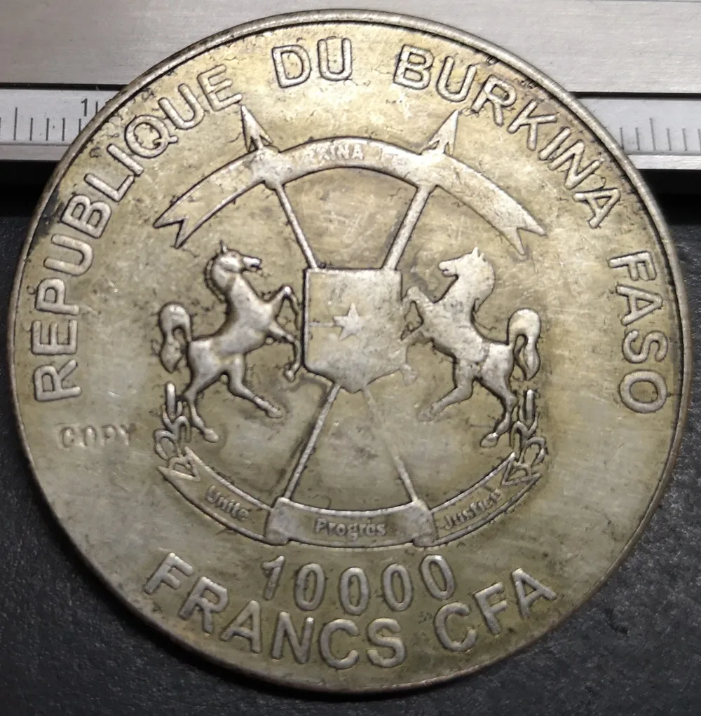 

10.000 FRANCS CFA Burkina Faso CANONIZA TION POPR JOHN XXIII Silver Coin