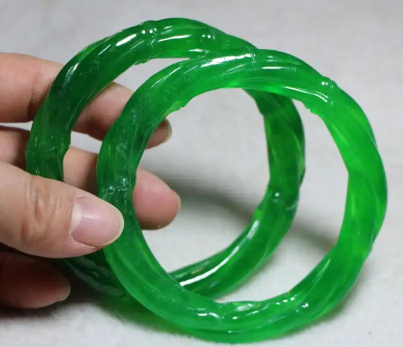 Fine Jewelry Expensive Vintage Hand Carved Chinese Green Jadeite Hand Carved Chinese Green Jadeite