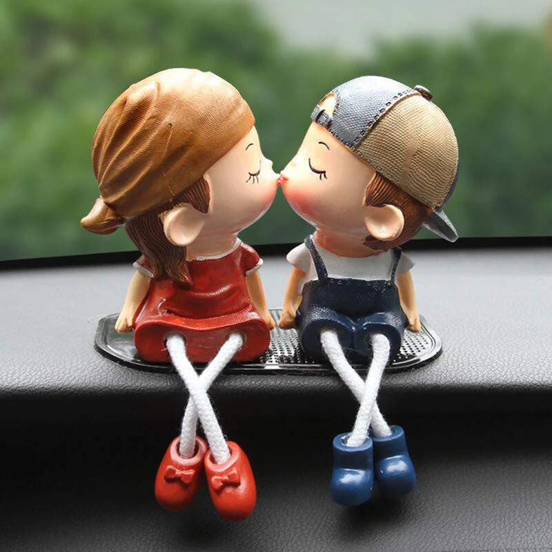 車の装飾漫画カーアクセサリークリエイティブな小さな人形車用品キスドールウェディングドール Car Doll Car Accessories Decorationsupplies Car Aliexpress