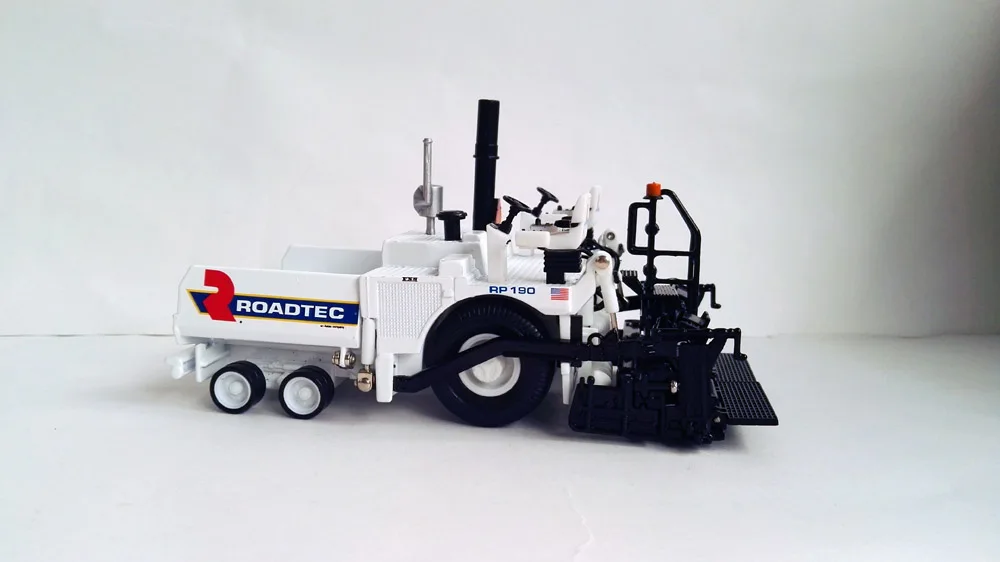 N-584374 1:50 Roadtec RP190 игрушка-бетоноукладчик