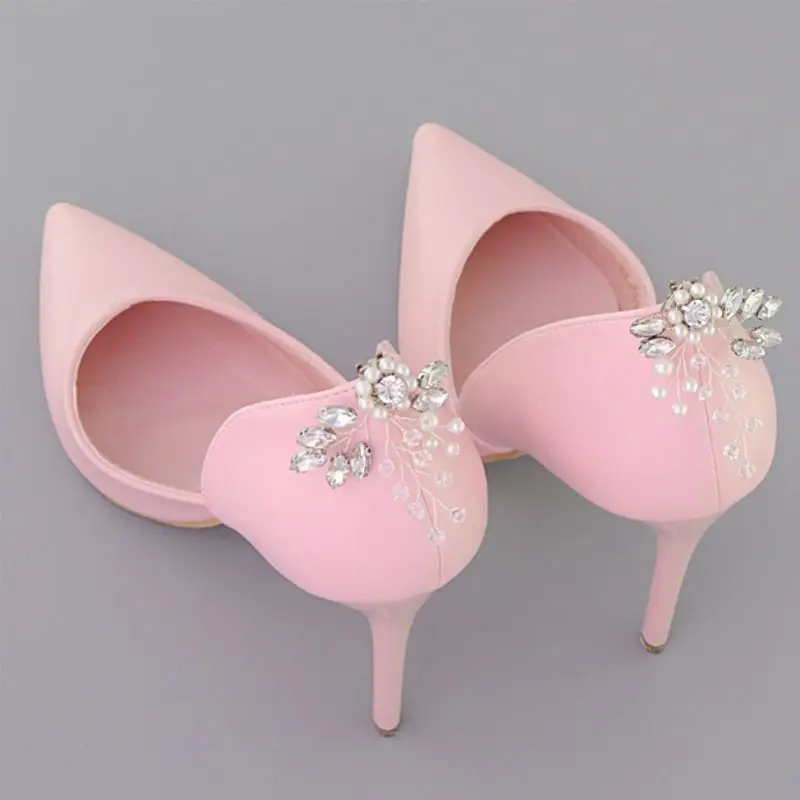 Обувь со стразами и жемчугом; женская элегантная обувь на высоком каблуке; сандаловый для украшения; очаровательные цветочные модные туфли с пряжкой и бусинами