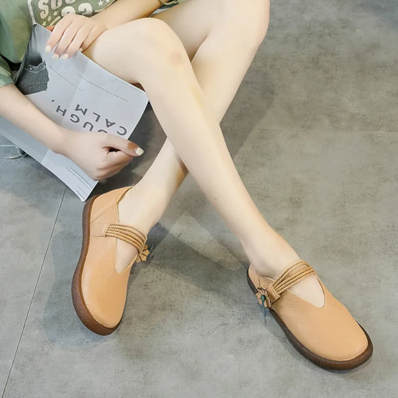 

Genuine Leather Women Flats Black Ankle Strap Casual Leather Shoes Soft Bottom Handmade Women Flats Flower Retro Shoes 2018