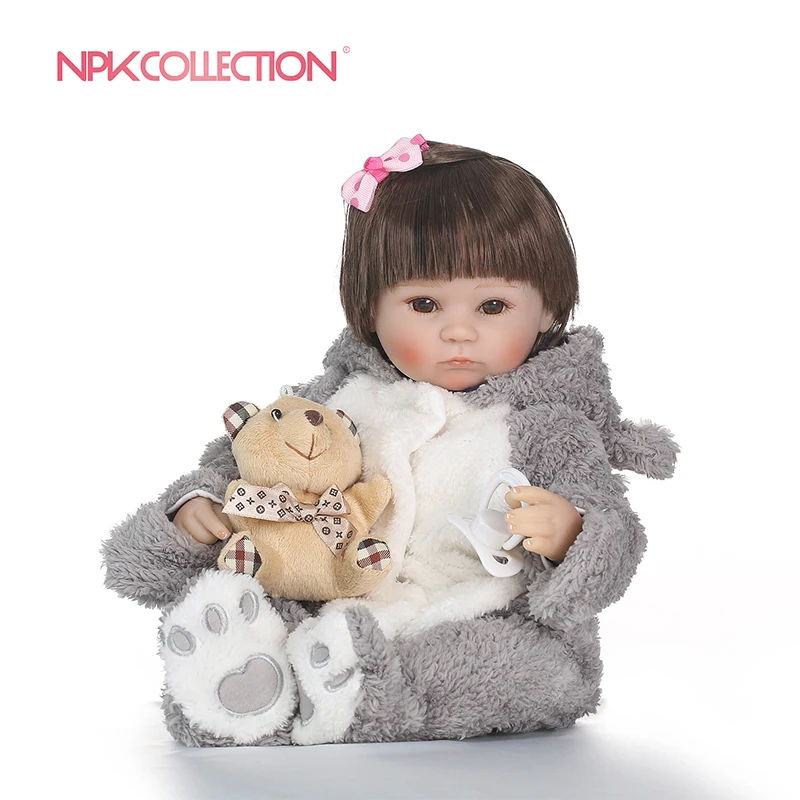 

NPKCOLLECTION Soft Silicone Vinyl Dolls 42cm Doll Reborn Baby Brown Wig Doll Handmade Cotton Body Lifelike Babies Toys Bonecas