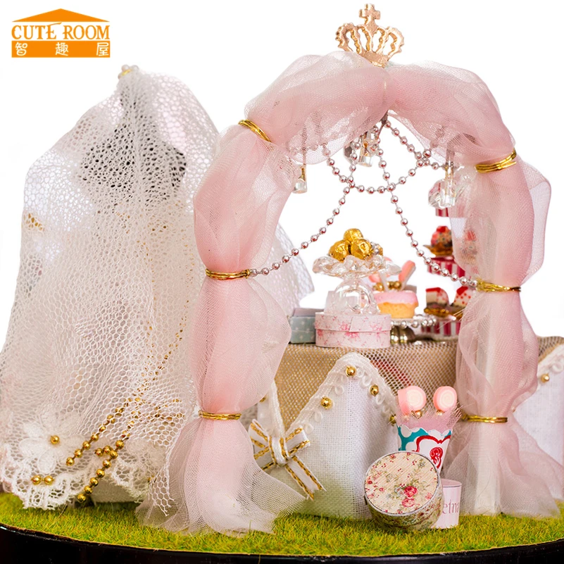 DIY Novelty Ball House Miniature Doll House Furniture Miniatura Toys for Wedding Gift Present,Love Forever Dollhouse Kits Model