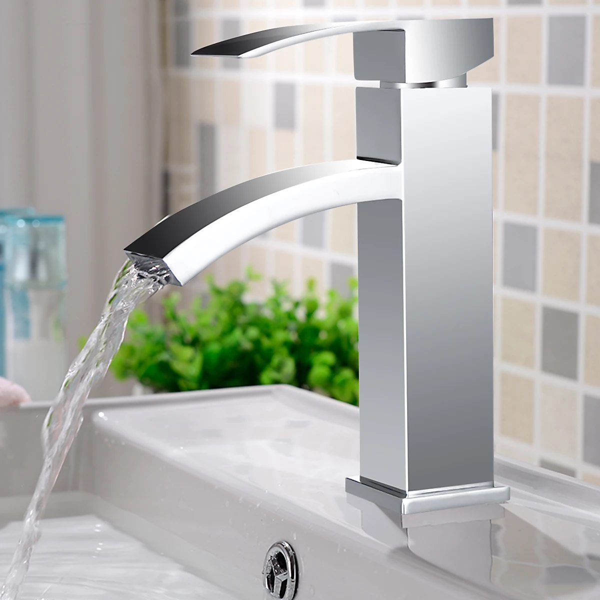 

Modern Basin Sink Tap Square Mixer Chrome Small Mono Luxury Bathroom Cloakroom Faucet Cold and Hot Bathroom Faucet Water Mixer