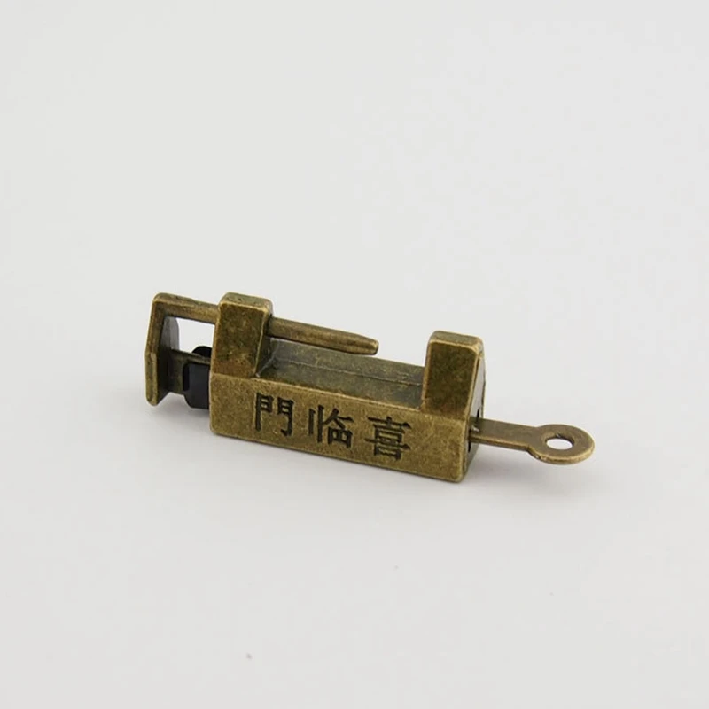 Wooden Box Padlock Vintage Antique Iron Chinese Old Zinc alloy Lock Retro Brass Jewelry Lock Cabinet + Key 2