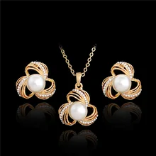 MISANANRYNE Bridal Party Jewelry Sets Flower Simulated Pearl Necklace Chain Necklace Earrings Gold color Jewelry Set