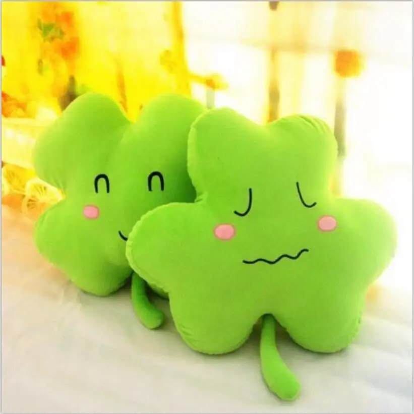 

40cm. Wholesale plush toys. Look happy. Love clover clover pillow cushion. The lucky grass doll. Valentine's Day gift