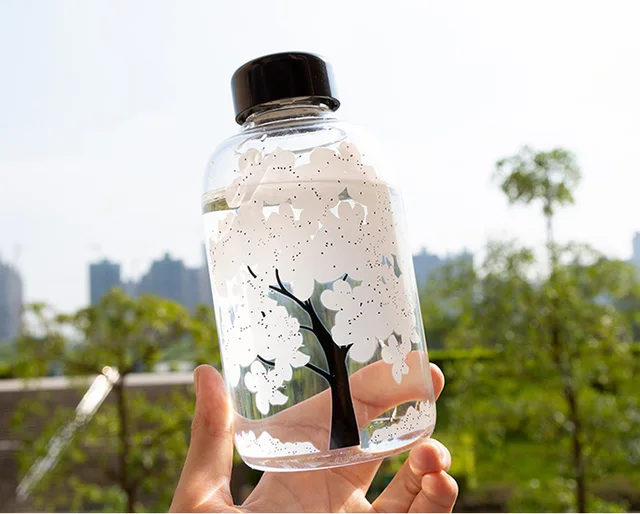 Color Changing Water Bottle: Add a cold drink and the bottle changes color!