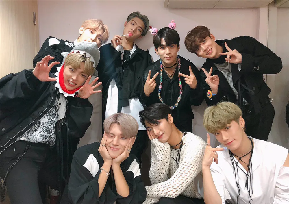 Ateez музыкальная группа плакаты настенные принты глянцевая бумага украшения спальни дома искусство бренд - Цвет: Прозрачный