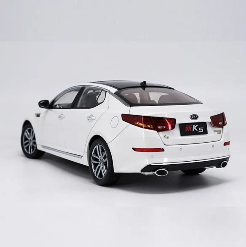 Высокая имитация KIA K5 оригинальная усовершенствованная коллекция моделей 1: 18