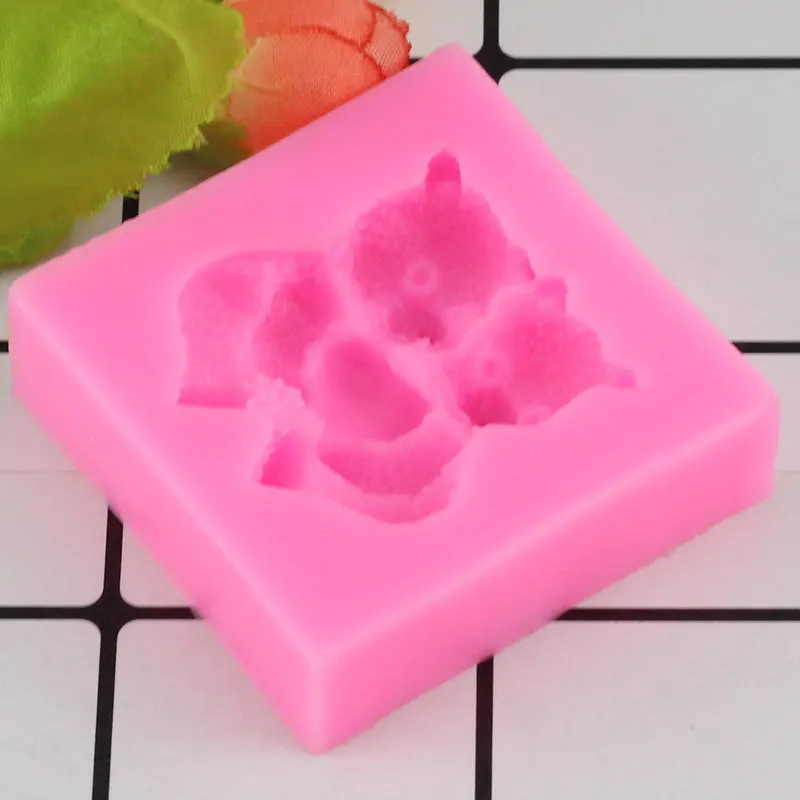 смазывают ли силиконовые формы для выпечки маслом