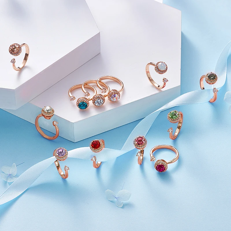 Кольцо Cdyle из розового золота украшенное кристаллами Swarovski ювелирные изделия