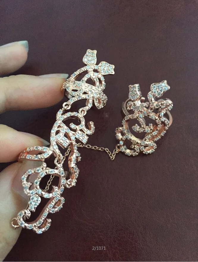 809