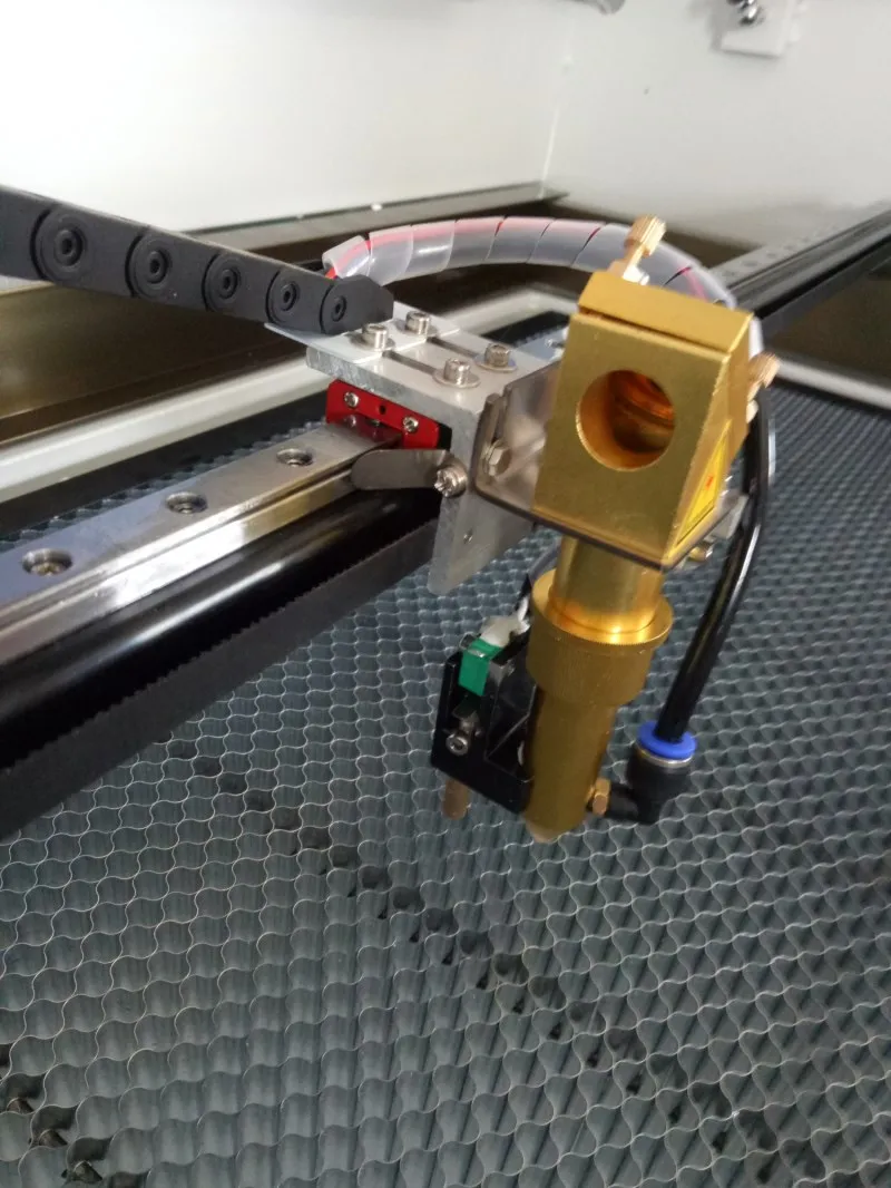  Envío Gratis 100W DPS 1060 CO2 máquina de grabado láser USB auto focus máquina de corte láser DSP s