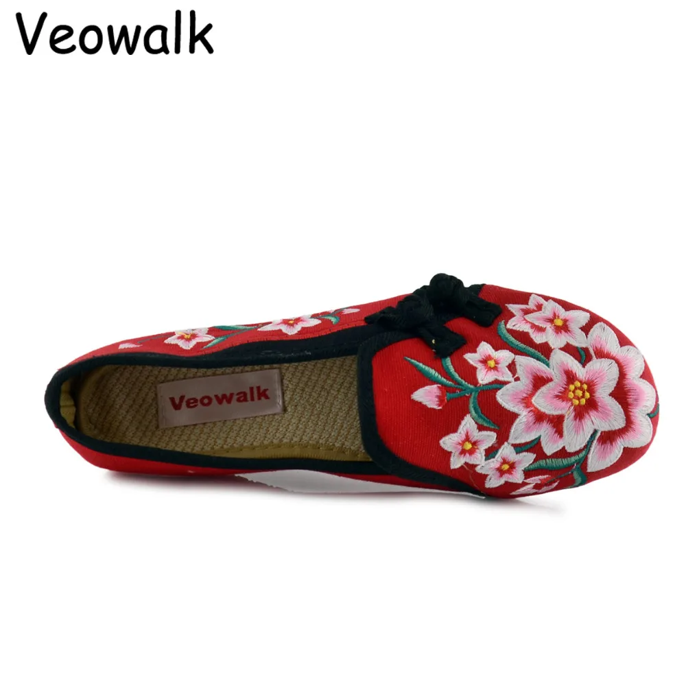 Veowalk/Новинка; женская обувь на плоской подошве ручной работы без застежки; повседневная обувь из хлопка; удобная женская хлопковая обувь с вышивкой в виде красных цветов в стиле «Старый Пекин»