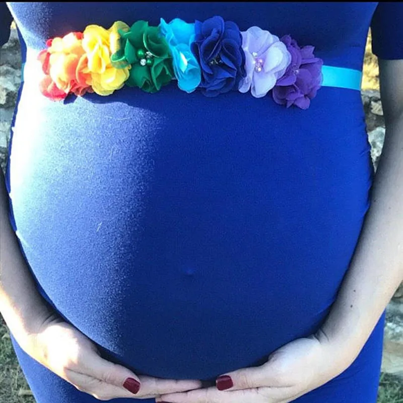 

Fast Selling Pregnant Women Take Pictures Of Rainbow Belts, Ribbons And Applique Photographs Of Pregnant Women Taking Rainbow Be