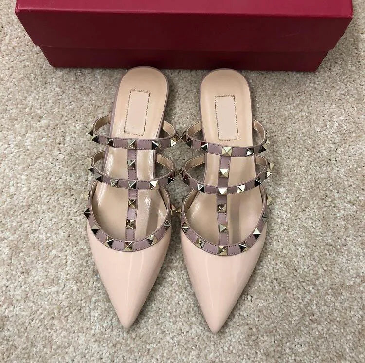 

2019 new fashion V home rivets shoes women's sandals and slippers pointed flat shoes leather shallow sandals