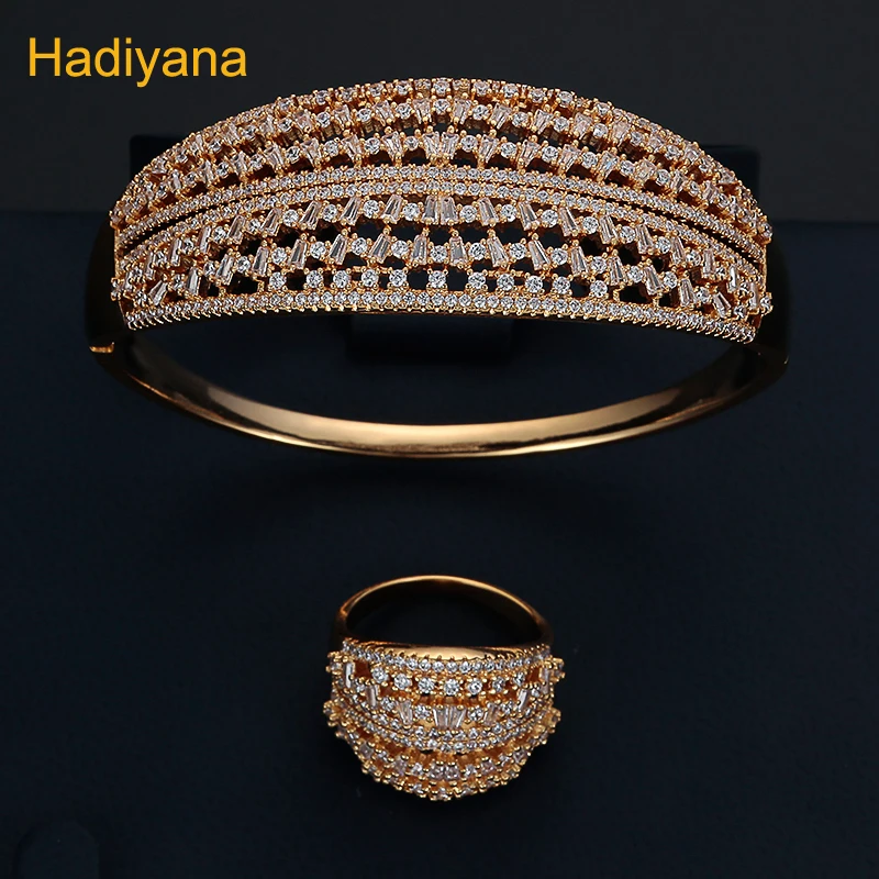 HADIYANA, новинка, супер блестящие браслеты с кубическим цирконием и кольцо, 2 шт., ювелирный набор, преувеличенный дизайн, прекрасный золотой бр... HADIYANA, новинка, супер блестящие браслеты с кубическим цирконием и кольцо, 2 шт., ювелирный набор, преувеличенный дизайн, прекрасный золотой бр...