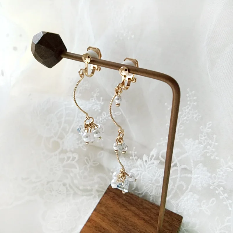 

Asymmetric Earrings Simple Fashion Crystal Pearl Flower Long Clip on Earrings Non Pieced Cute Ear Hooks Ear Clip Female Jewelry