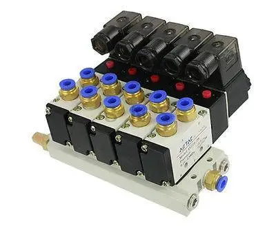 4V210-08 DC 12V Quintuple электромагнитный клапан 6 мм разъемы глушители базовый набор |