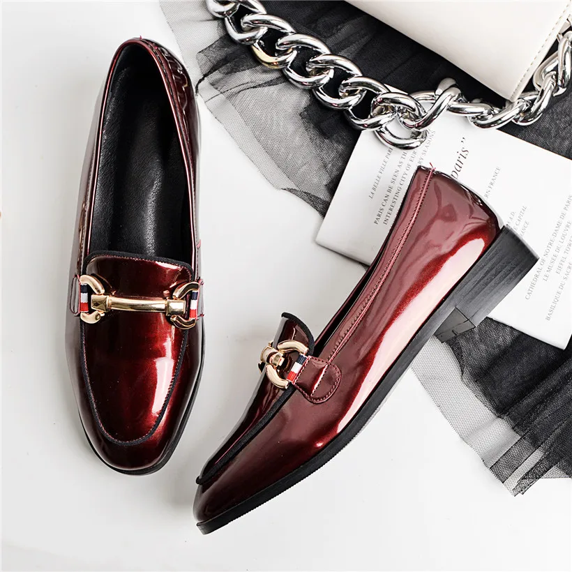 

2020 British Women Loafers Patent Leather Square Toe Retro Flats Slip-on Metal Chain Moccasins Casual Dress Office Ladies Shoes