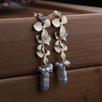

Designer hand made natural freshwater pearls long Vintage Vintage Earrings
