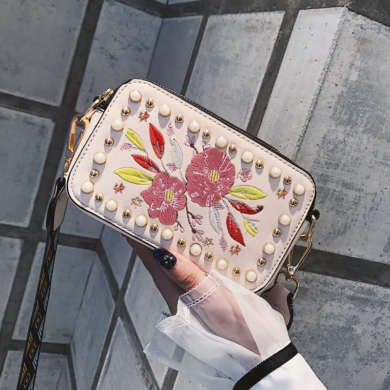 

Women's Designer Handbag 2018 Fashion High-quality PU Leather Women bag Embroidery Flower Square bag Pearl Rivet Shoulder bags