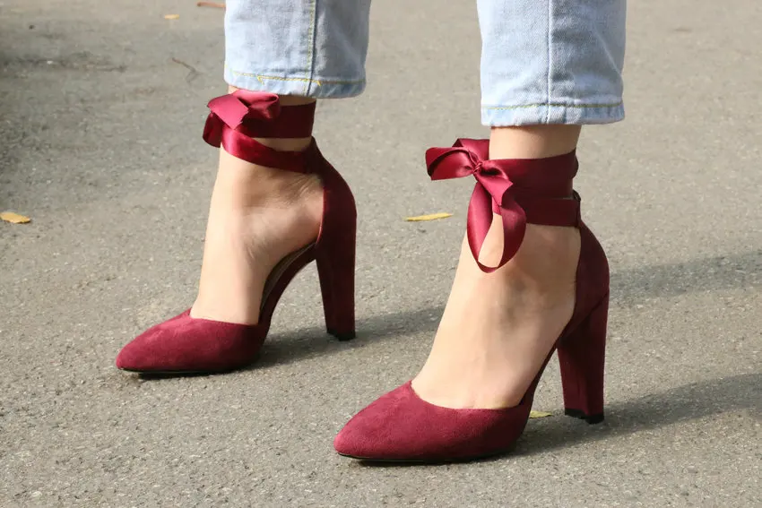 QUTAA/ г.; женские туфли-лодочки; модные вечерние женские туфли из флока на высоком квадратном каблуке, с острым носком, на платформе, со шнуровкой; женские туфли-лодочки; размеры 34-43