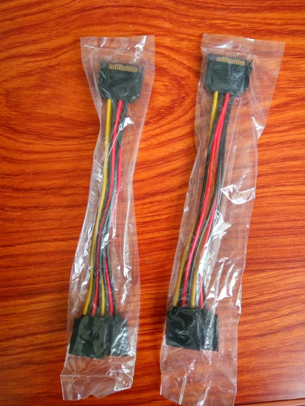

SATA 15 Pin Male To 2 SATA 15 Pin Female 15Pin Power cable HDD Y Splitter Universal Connector Adapter