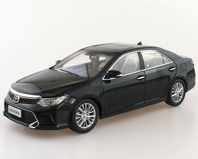 118 Scale Diecast Model Car for Toyota Camry 2015 Black Alloy Toy Car