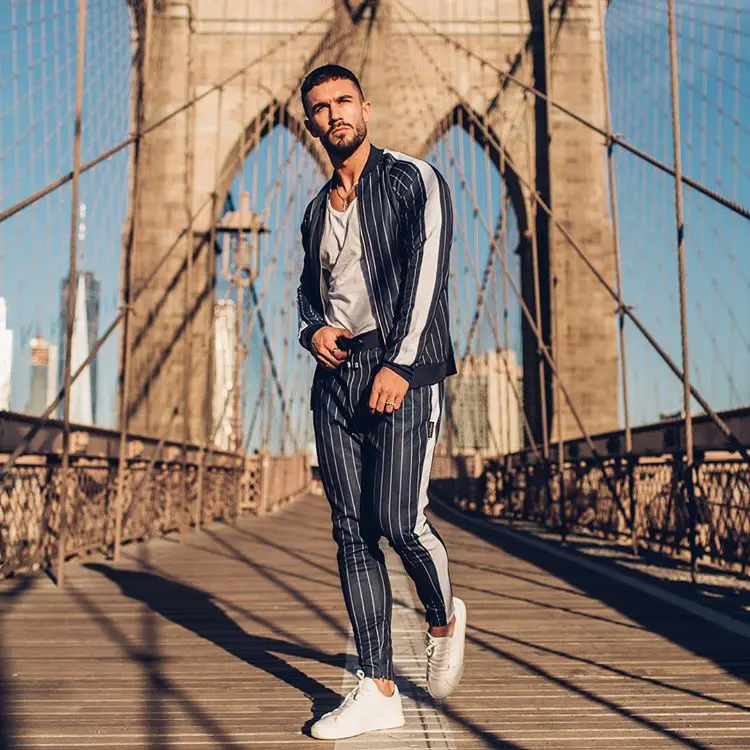 2019 New Men's Spring Striped Tracksuit Set Male Sweatshirt Sweatpants Multi-pocket Fashion Trousers High Street Jackets Sets 2019 New Men's Spring Striped Tracksuit Set Male Sweatshirt Sweatpants Multi-pocket Fashion Trousers High Street Jackets Sets