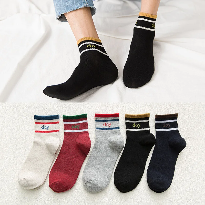 

New white black Happy Socks Men Funny Cotton Autumn Comfortable Male Socks Letters Striped Breathable Crew Socks 5 Color